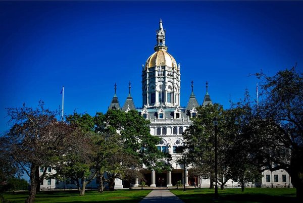 Connecticut lawmakers eye two paths to legalization
